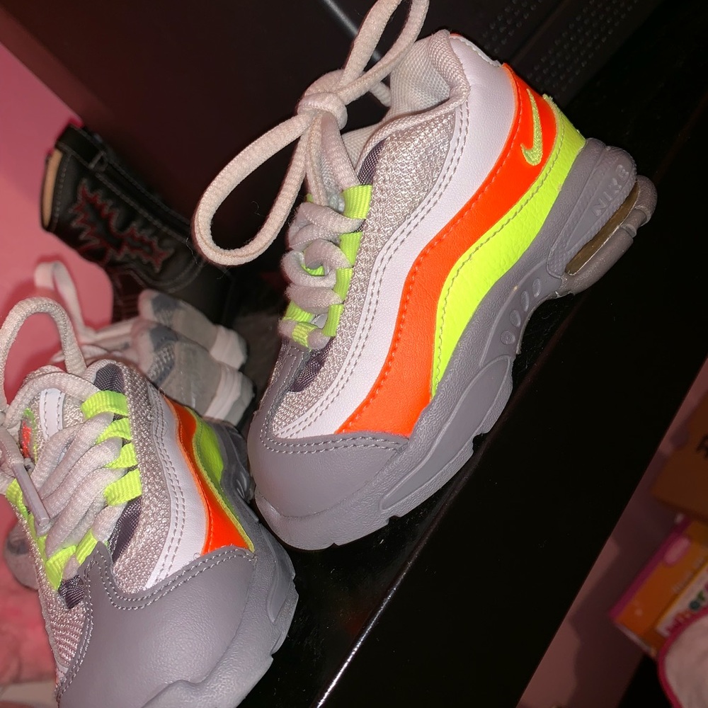 Baby shoes